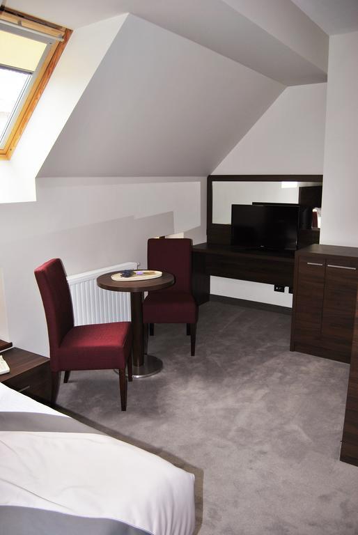 Dwor Spalice Spa Residence & Restaurant Lawendowa Restauracja Olesnica  Bilik gambar